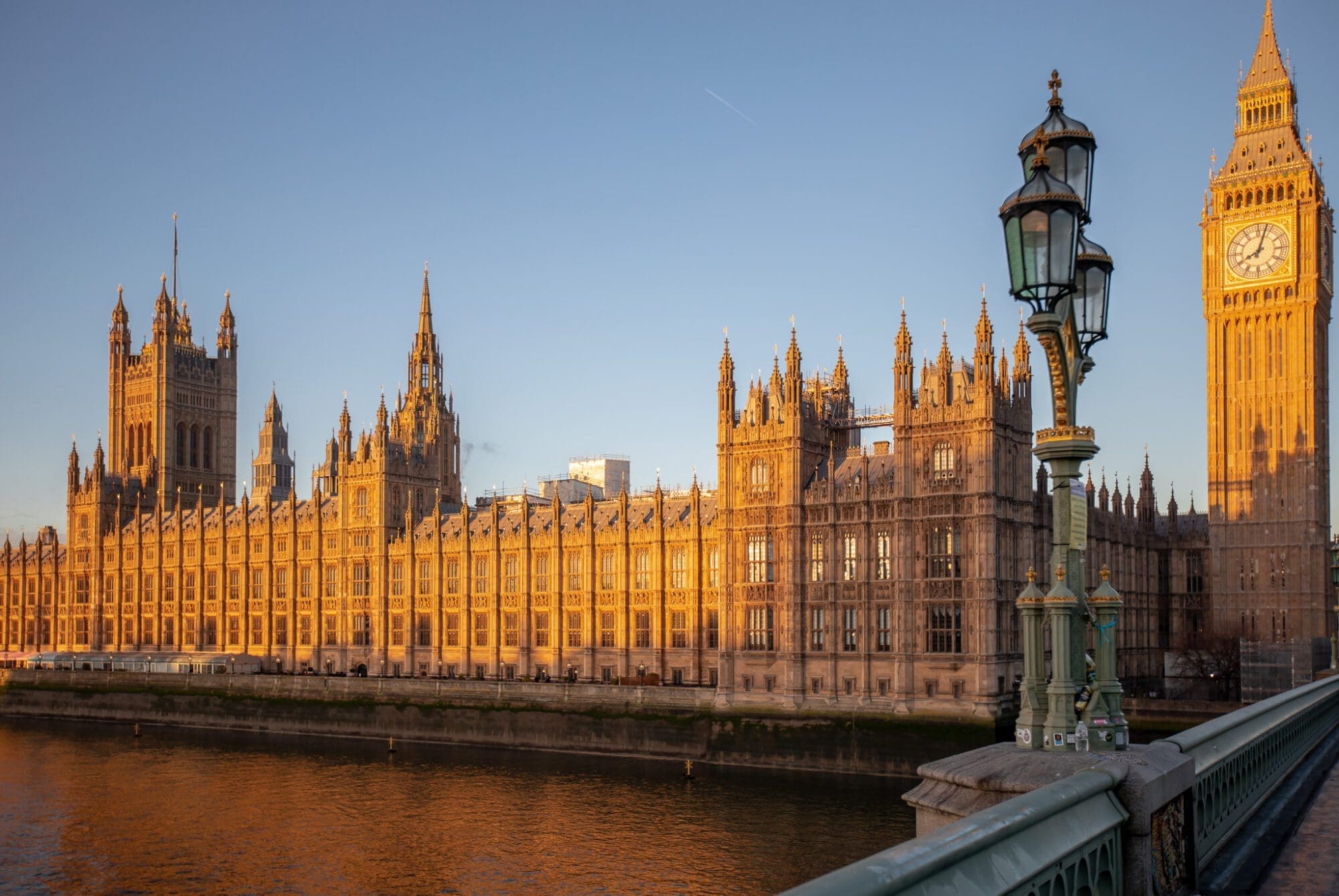 London Travel Tips Guide Westminster Bridge Houses of Parliament