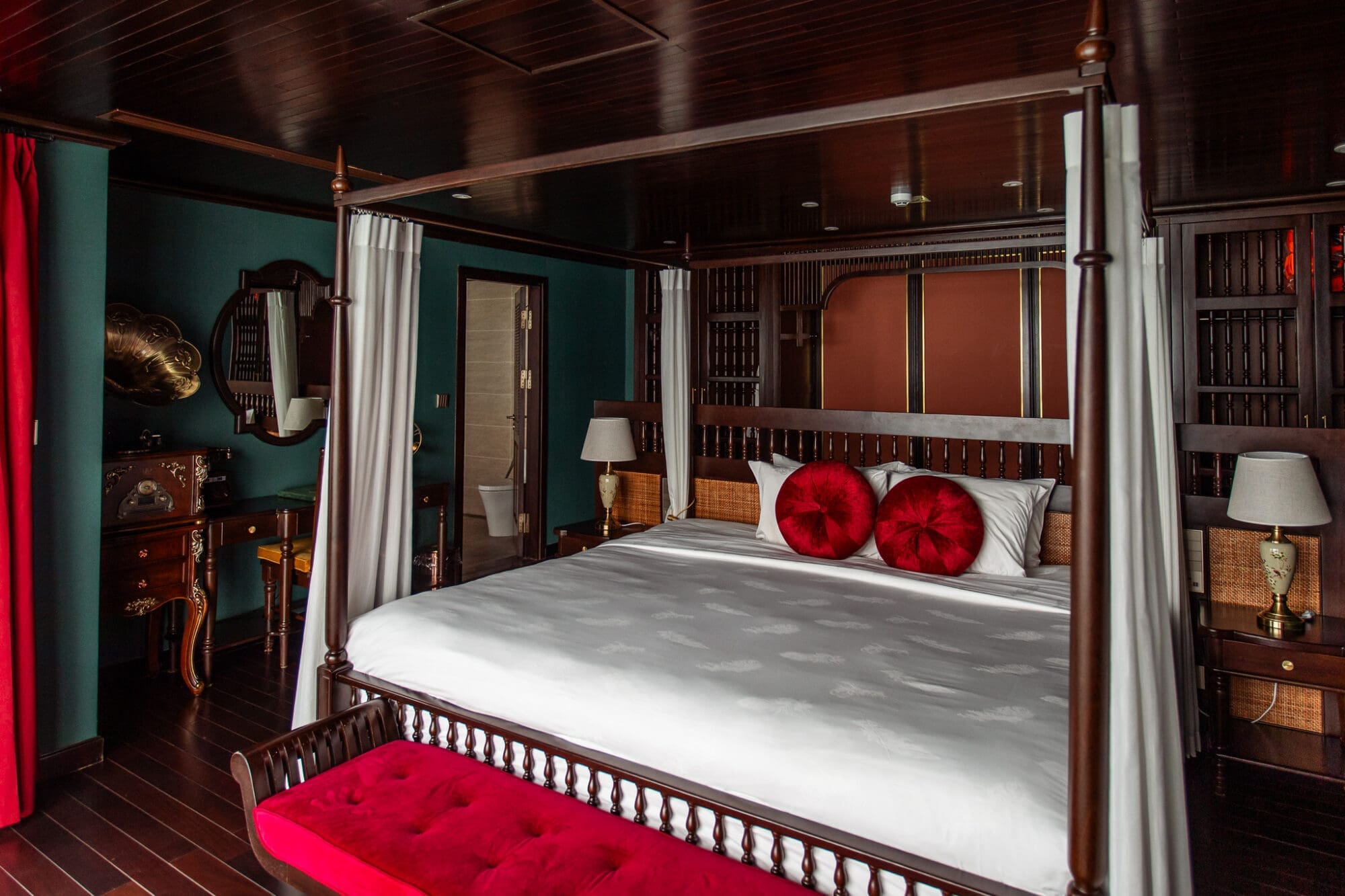 Presidential Suite Ha Long Bay Indochine Premium Vietnam