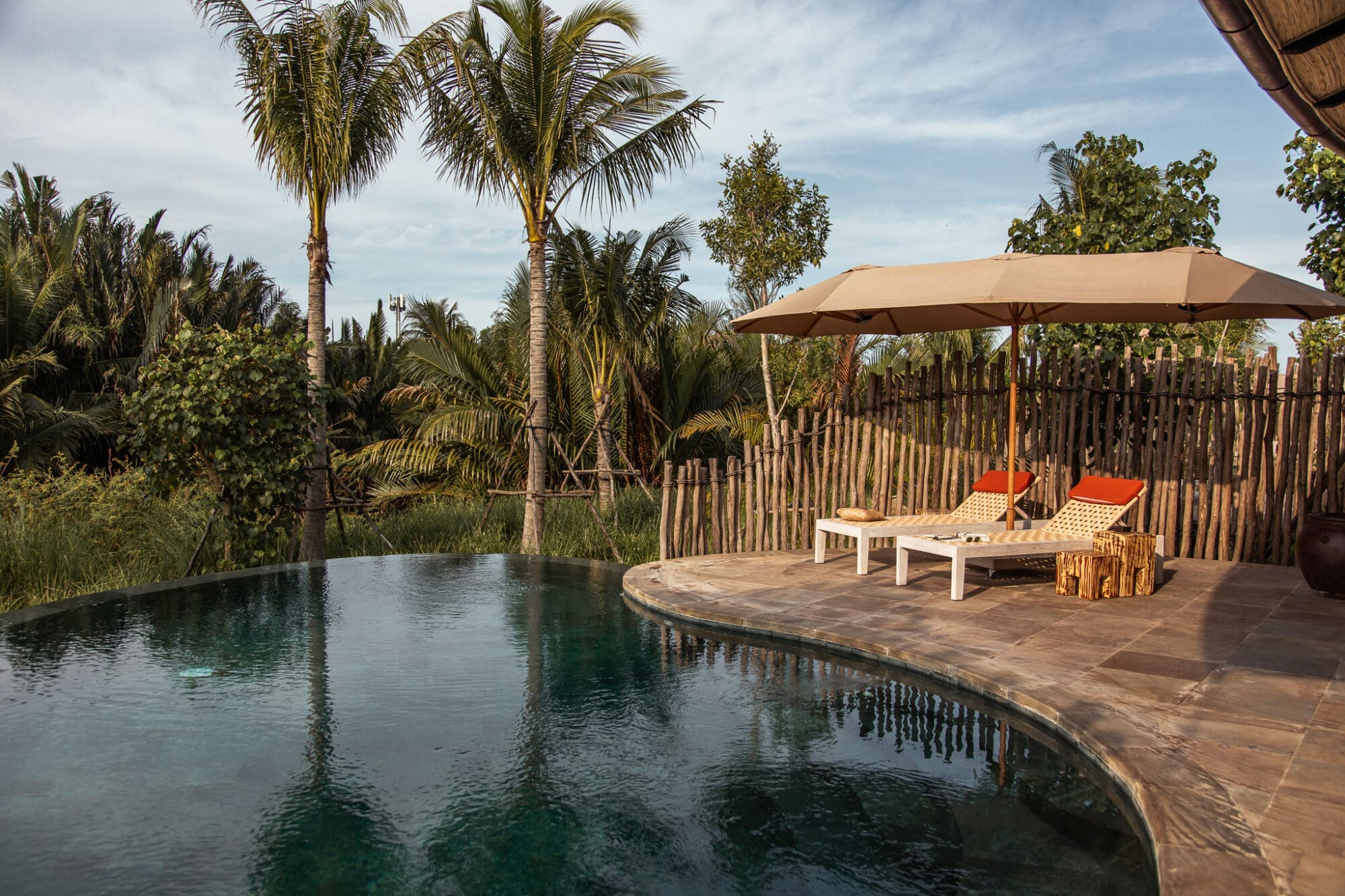 Private Nipa Pool Villa Namia River Retreat