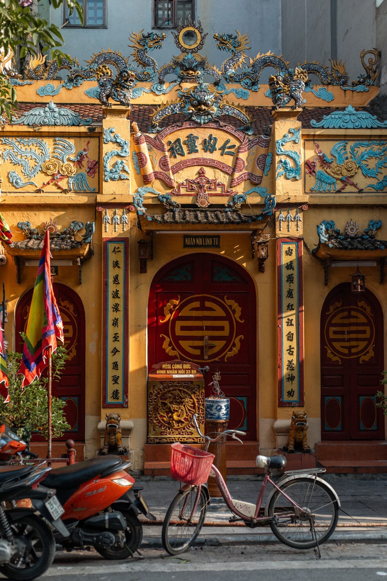 Streets of Hanoi Vietnam 2 week itinerary