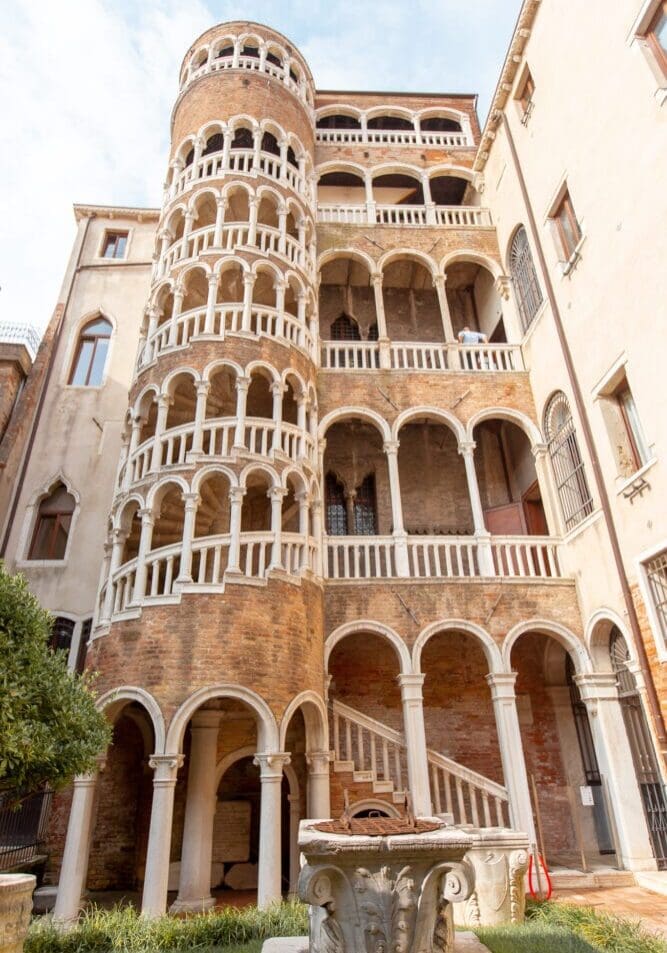 Contarini del Bovolo Sights Instagram Locations Venice Venezia Things to Do UK Travel Blogger Blog Guide